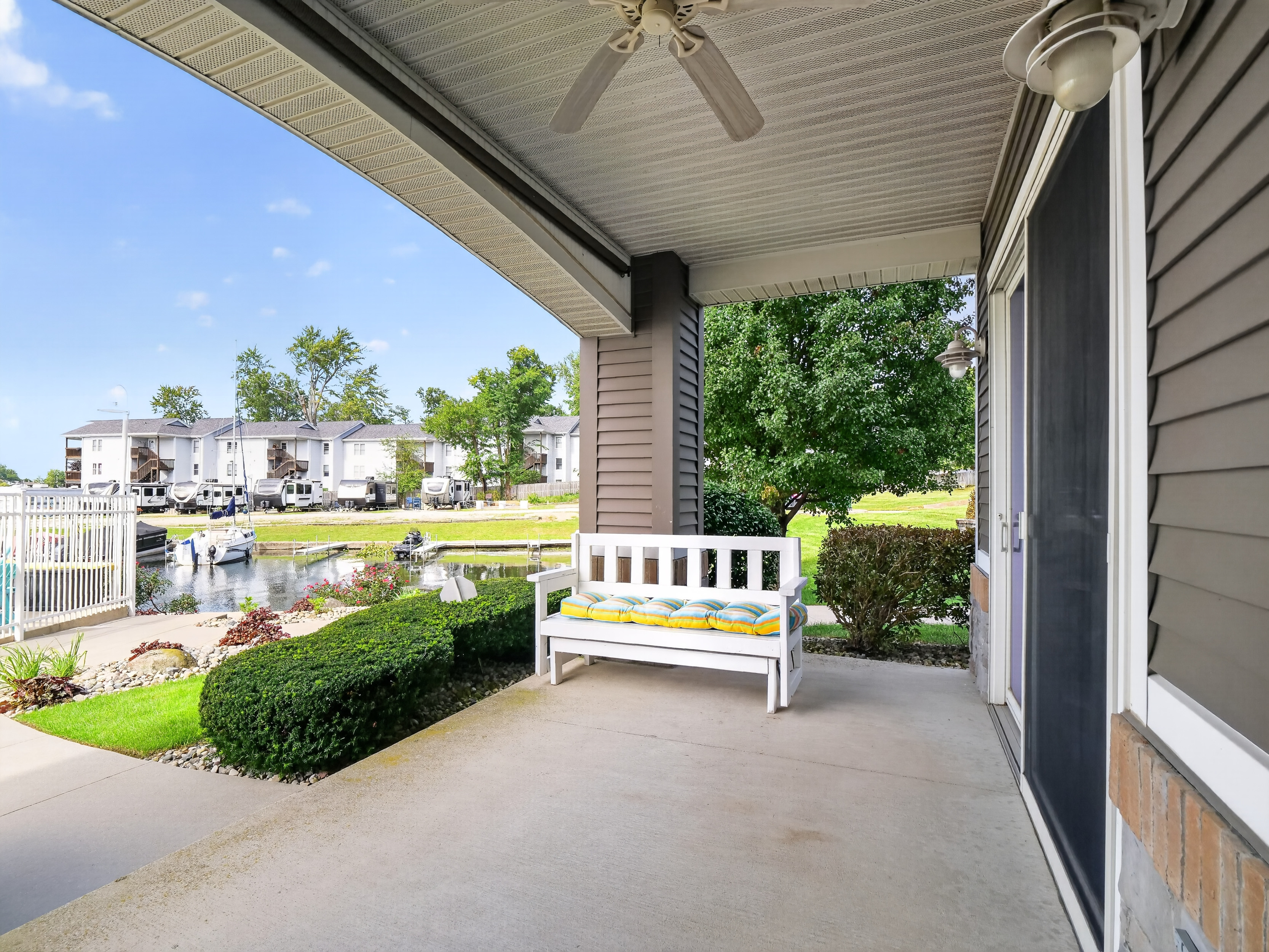  Ground Floor Condo with Sunset Lake Views - 物件實景