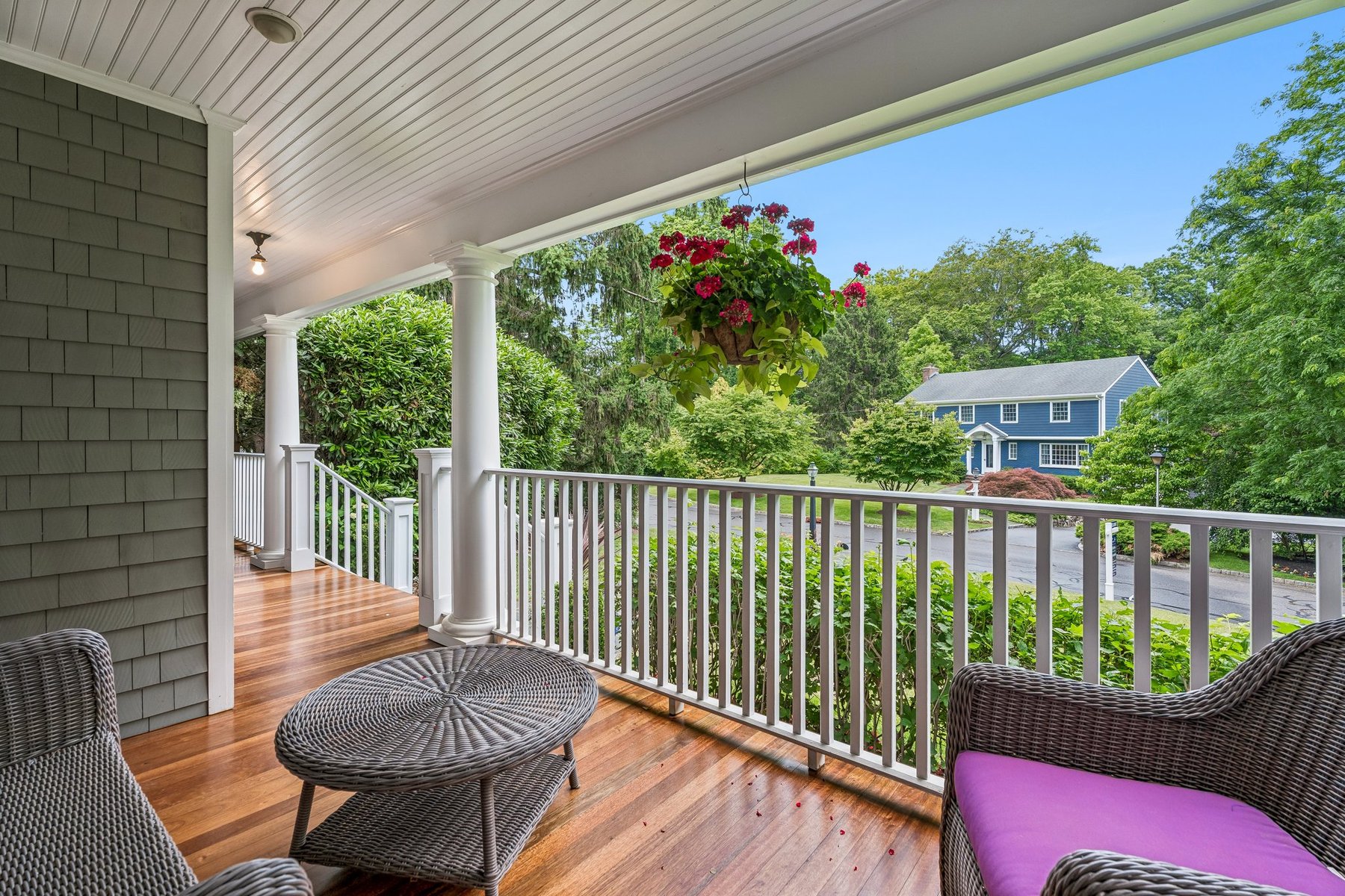  ?Cross Gates? Exceptional Colonial Set on a Beautifully Landscaped Property - 物件實景