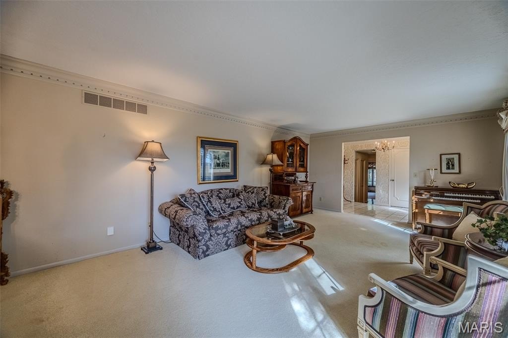 Lebanon, Missouri, 65536, United States, 5 Bedrooms Bedrooms, ,5 BathroomsBathrooms,Residential,For Sale,1973861