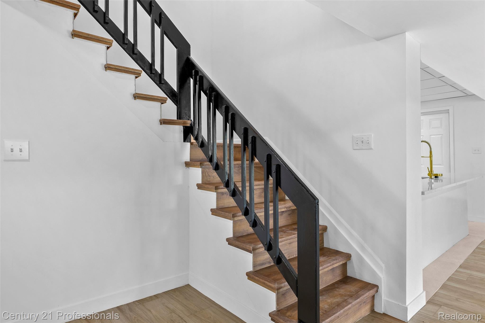 Davisburg, Michigan, 48350, United States, 5 Bedrooms Bedrooms, ,4 BathroomsBathrooms,Residential,For Sale,1982233