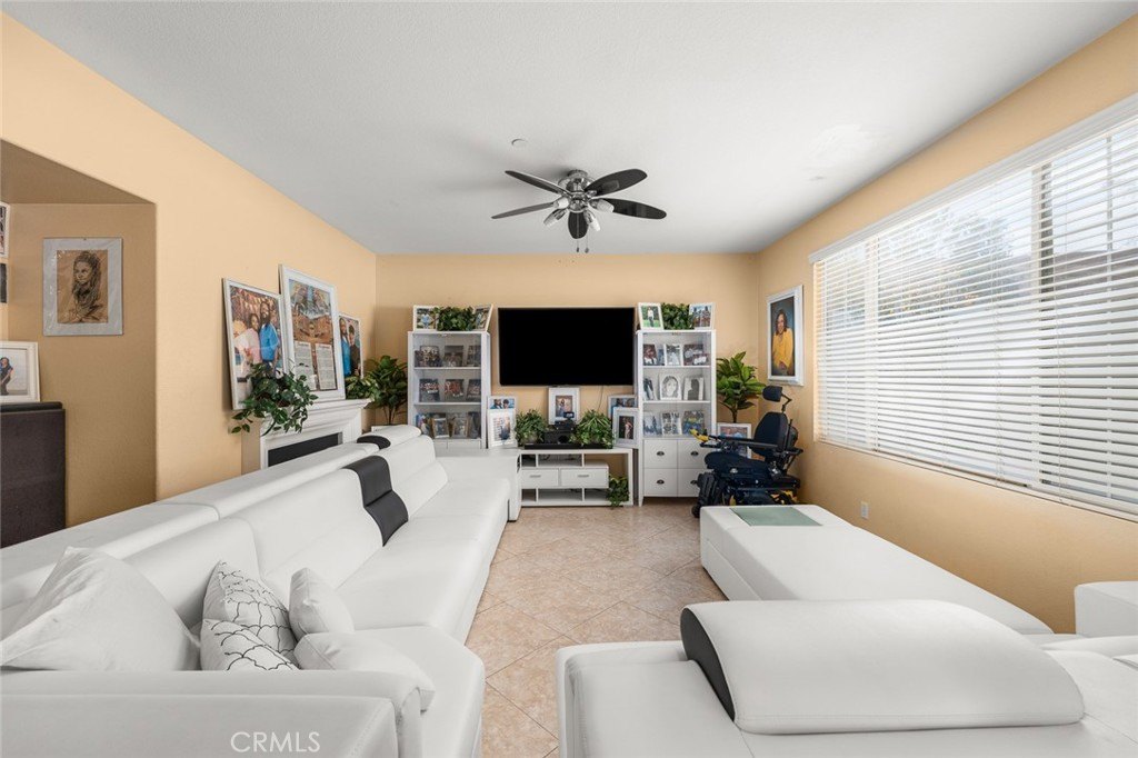 San Bernardino, California, 92407, United States, 5 Bedrooms Bedrooms, ,3 BathroomsBathrooms,Residential,For Sale,1981349