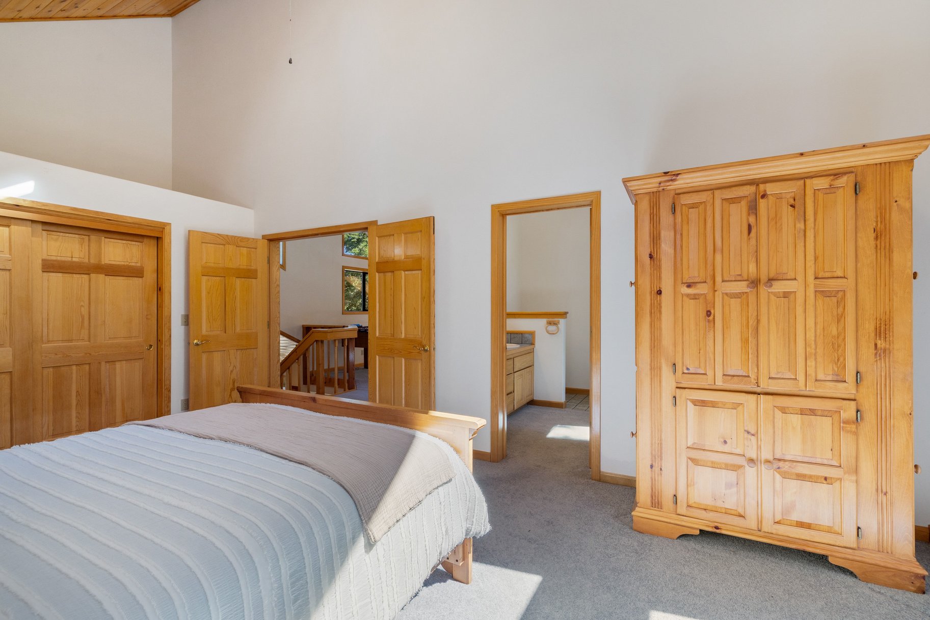  Sunlit Tahoe Donner Home with Spacious Rooms - 物件實景