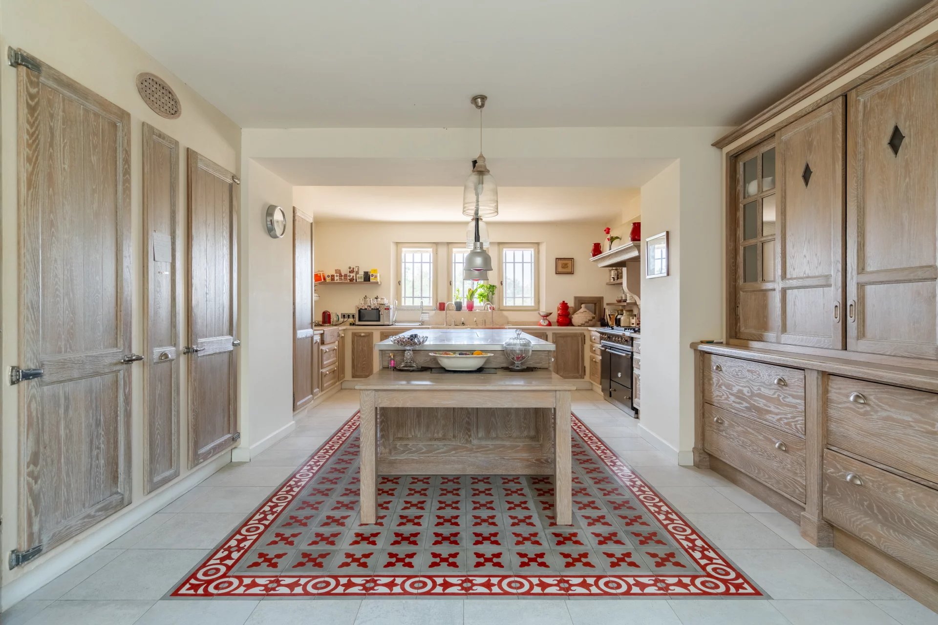 Arles, Provence-Alpes-Côte d’Azur, 13200, FR, ,Residential,For Sale,1987892