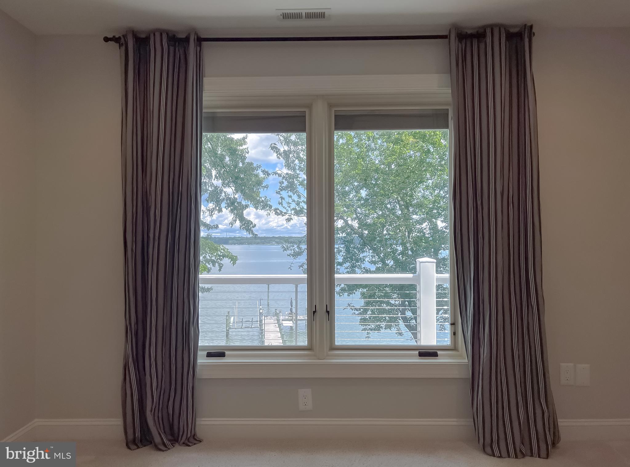 Hollywood, Maryland, 20636, United States, 5 Bedrooms Bedrooms, ,5 BathroomsBathrooms,Residential,For Sale,1914184
