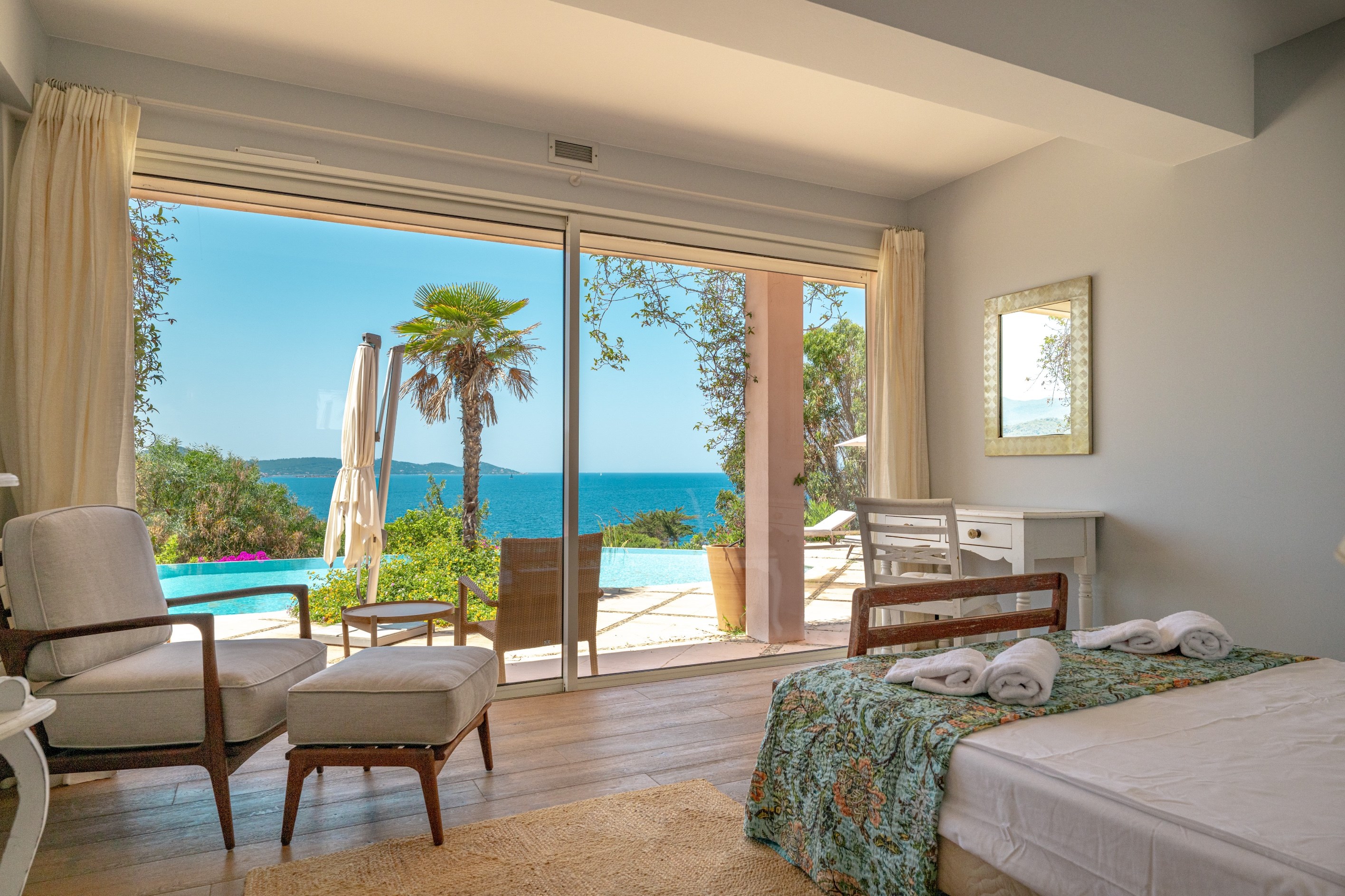  For sale : Luxury villa with pool, sea view and beach on foot - Isolella, Pietr… - 物件實景