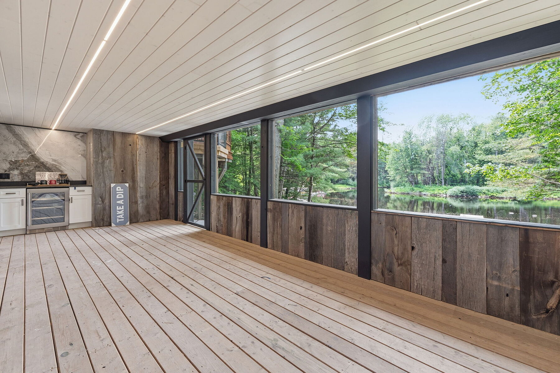  Moon River Waterfront Retreat - 物件實景