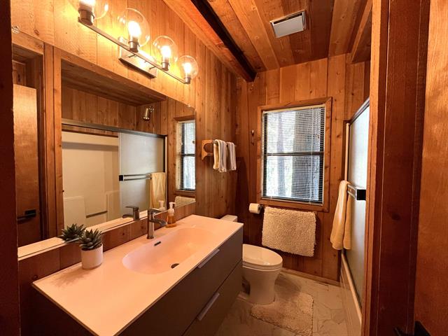 Lake Almanor West, California, 96920, United States, 5 Bedrooms Bedrooms, ,3 BathroomsBathrooms,Residential,For Sale,1949683