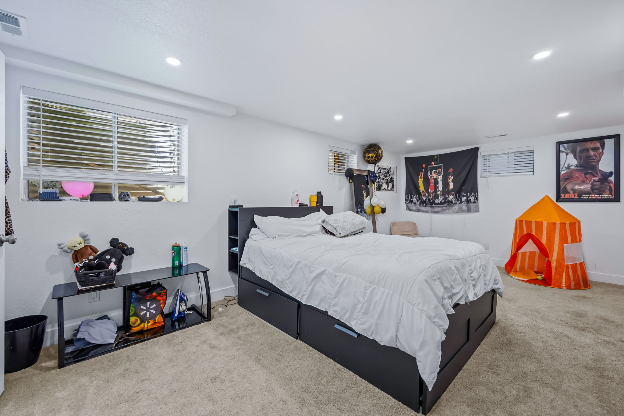  Spacious 5-bedroom, 4-bath home in the highly sought-after Governors Ranch - 物件實景