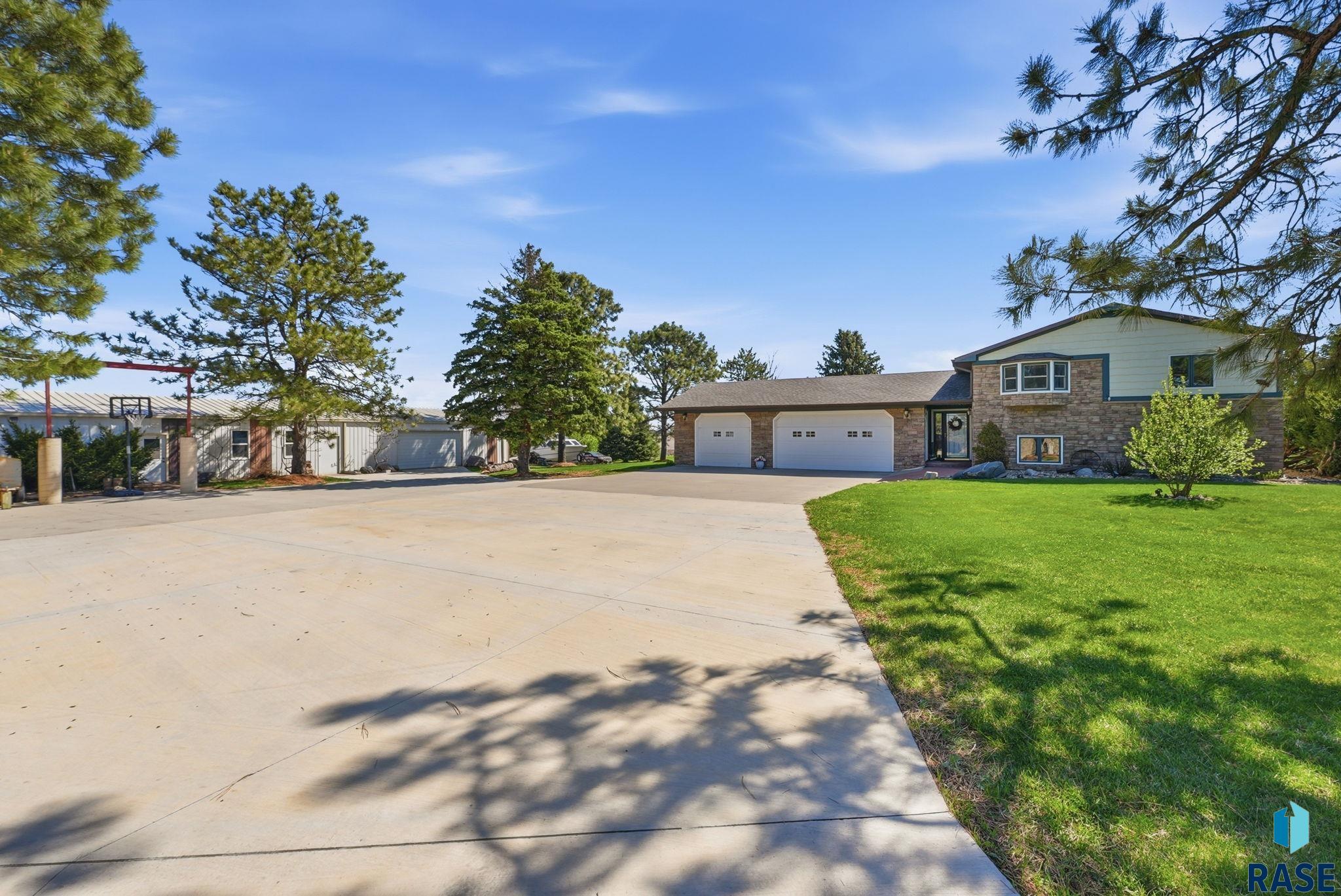Sioux Falls, South Dakota, 57106, United States, 4 Bedrooms Bedrooms, ,2 BathroomsBathrooms,Residential,For Sale,2042590