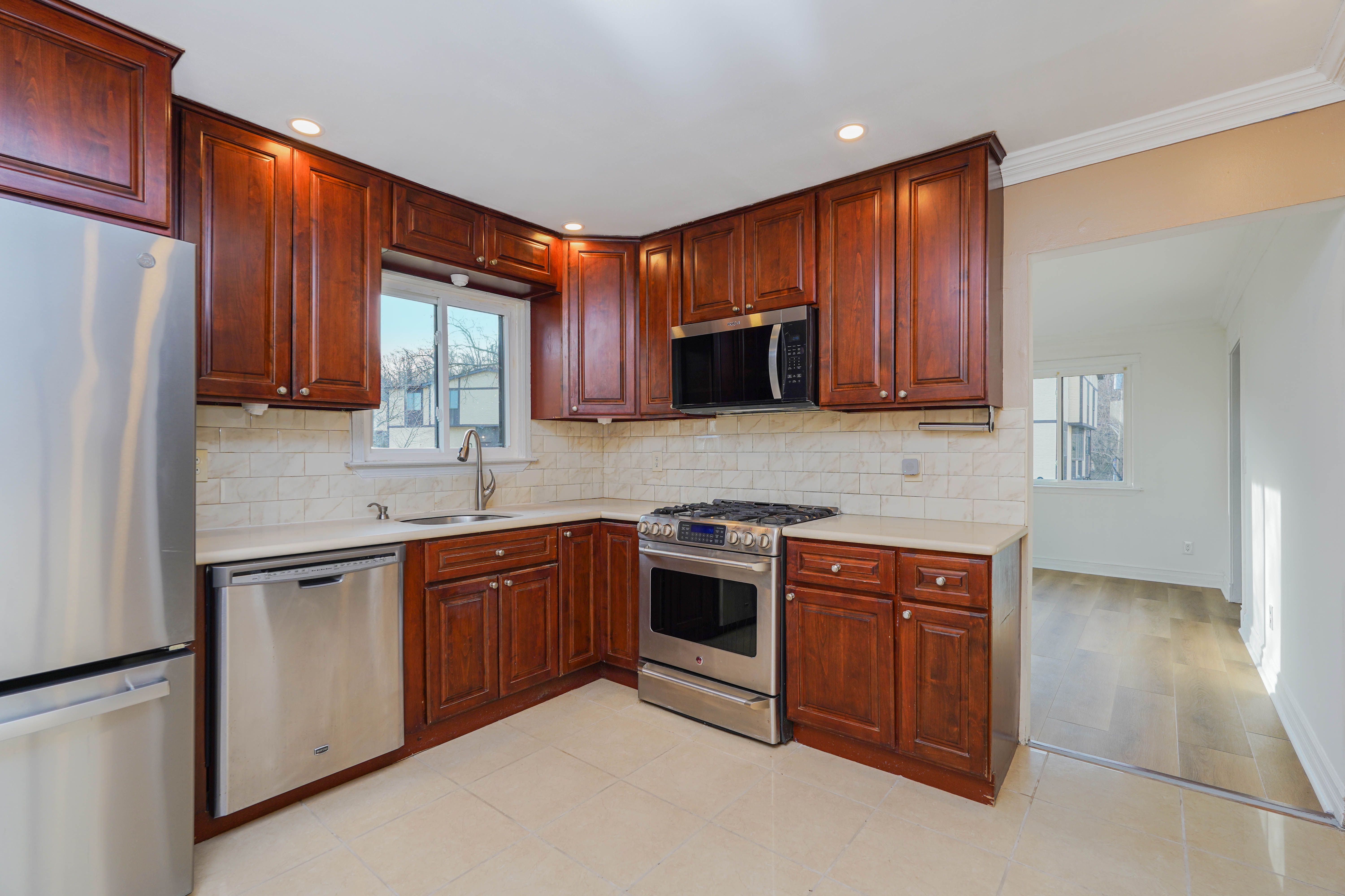 Staten Island, New York, 10314, United States, 3 Bedrooms Bedrooms, ,2 BathroomsBathrooms,Residential,For Sale,1924419