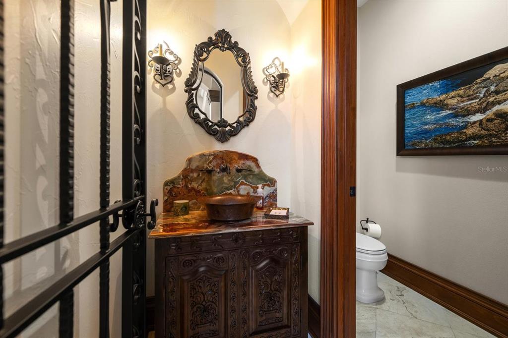 Largo, Florida, 33774, United States, 5 Bedrooms Bedrooms, ,7 BathroomsBathrooms,Residential,For Sale,1876225