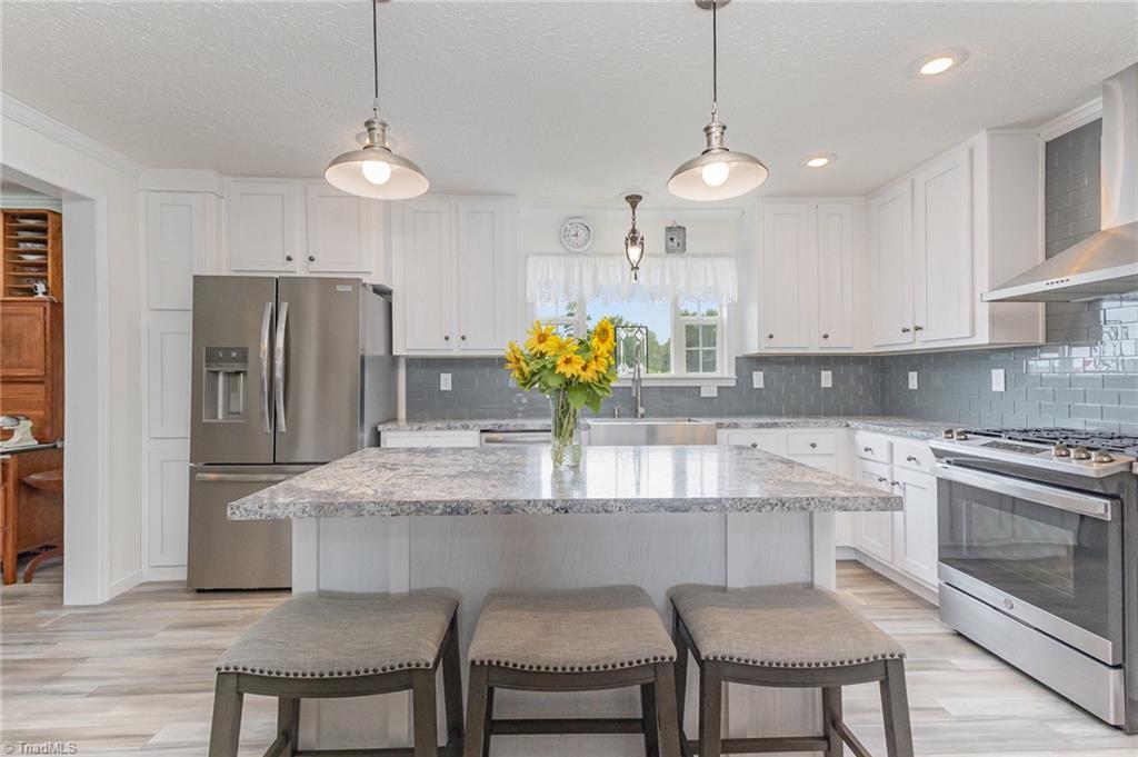 Burlington, North Carolina, 27217, United States, 3 Bedrooms Bedrooms, ,3 BathroomsBathrooms,Residential,For Sale,1908926