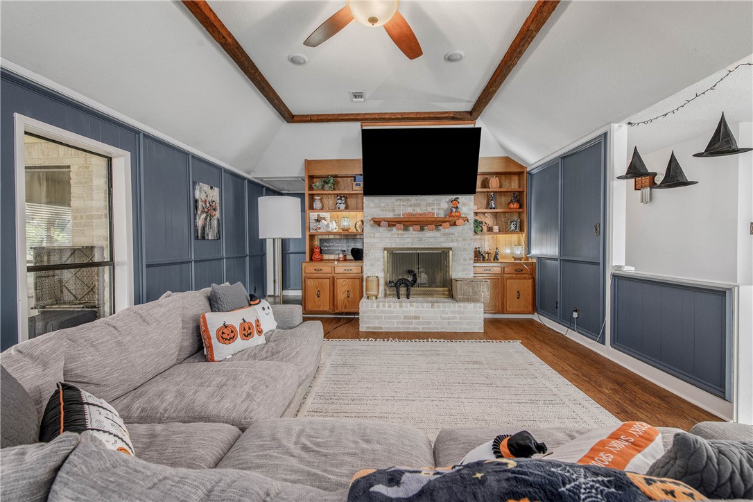 Bryan, Texas, 77802, United States, 3 Bedrooms Bedrooms, ,2 BathroomsBathrooms,Residential,For Sale,1975347