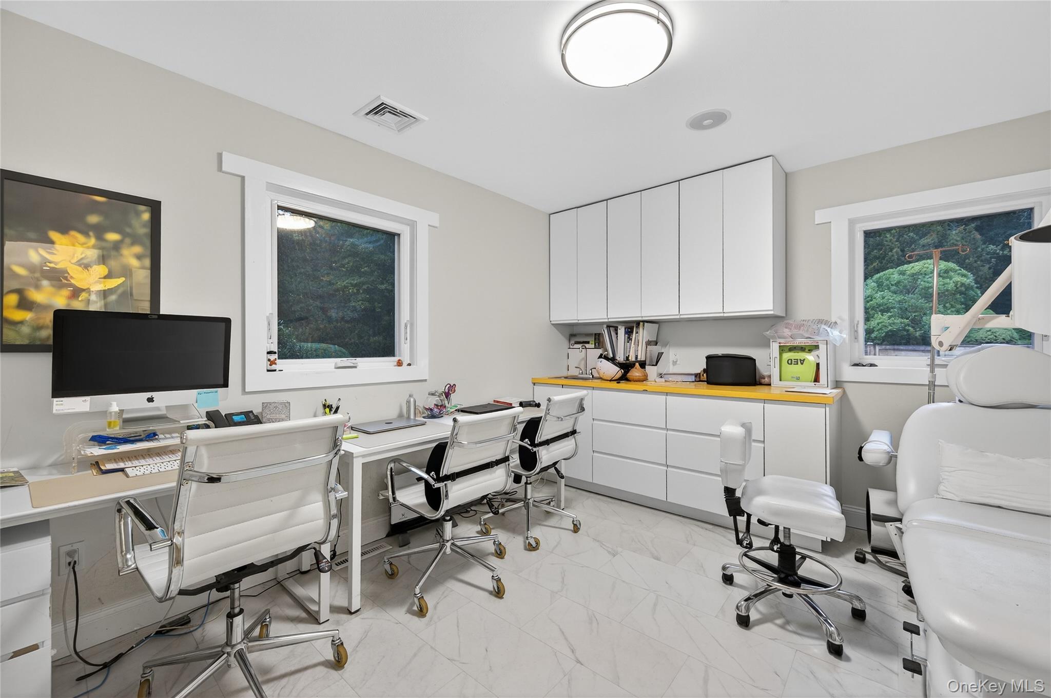  634 Park Avenue, Huntington, NY, 11743 - 物件實景
