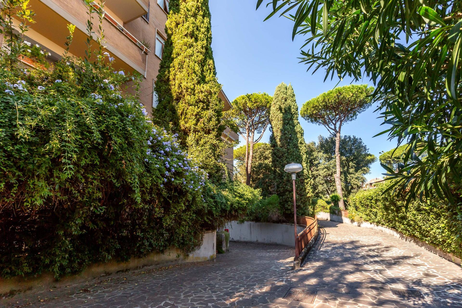 Roma, Roma, 00100, IT, 3 Bedrooms Bedrooms, ,2 BathroomsBathrooms,Residential,For Sale,1963202