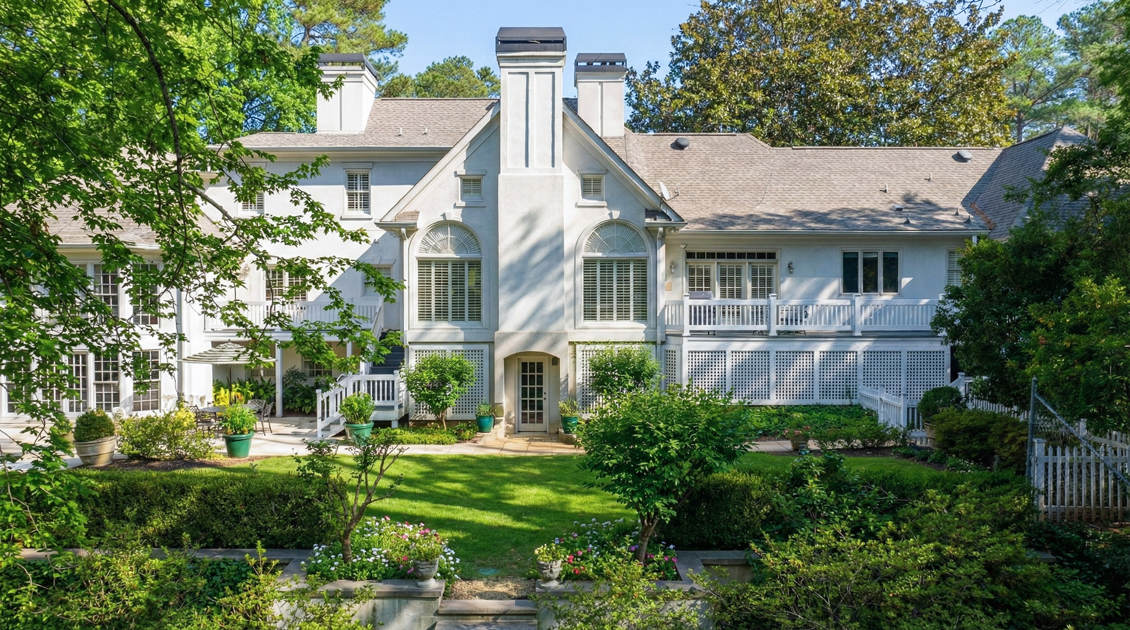  Elegant Traditional Home in Buckhead