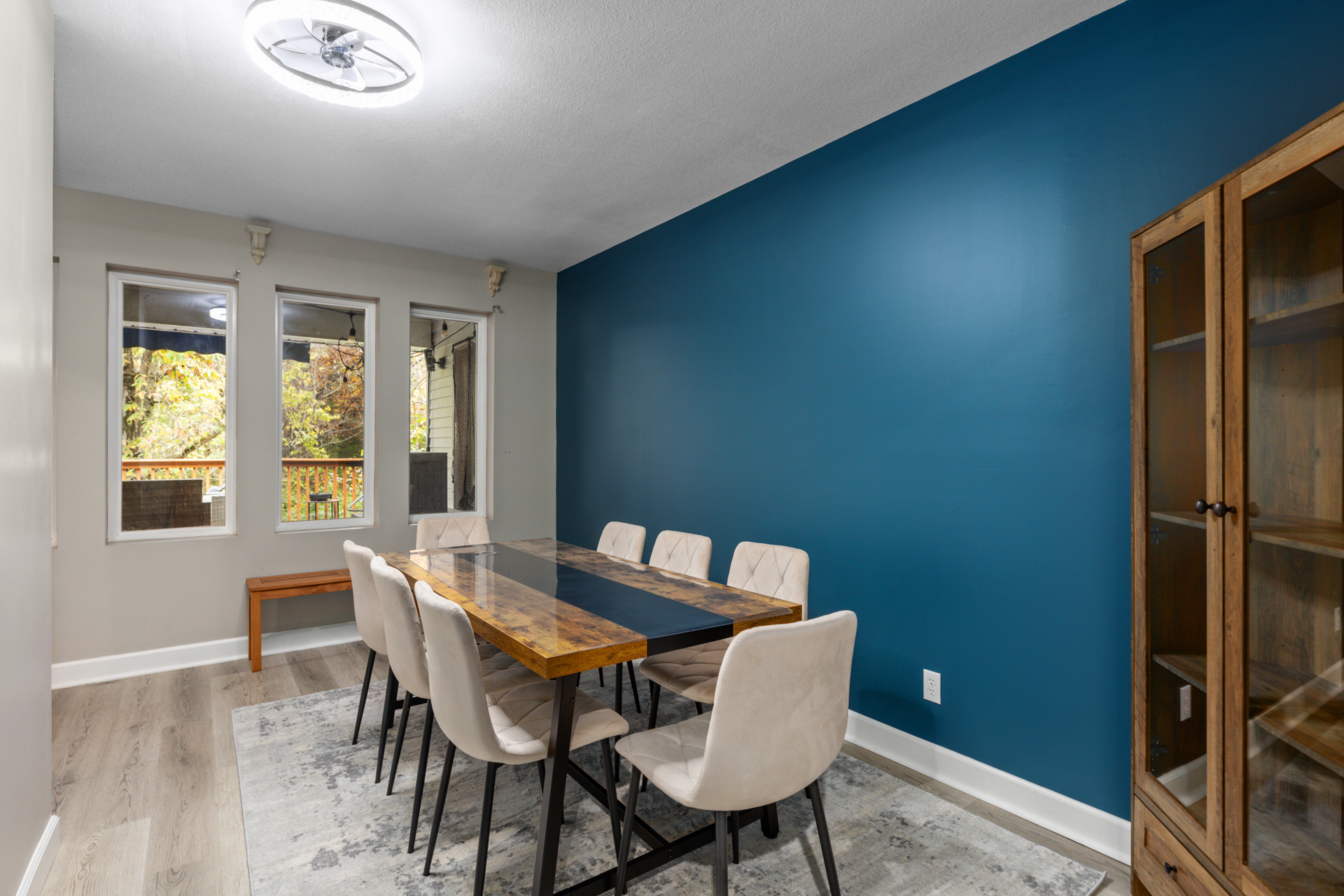 Litchfield, Illinois, 62056, United States, 5 Bedrooms Bedrooms, ,4 BathroomsBathrooms,Residential,For Sale,1979153