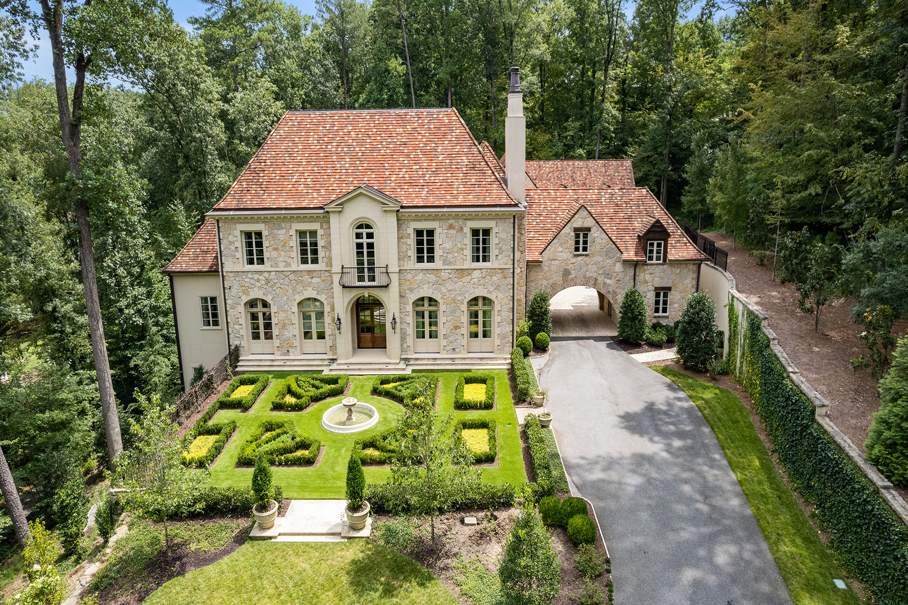 Stunning Custom Built European Estate with Resort-style Pool