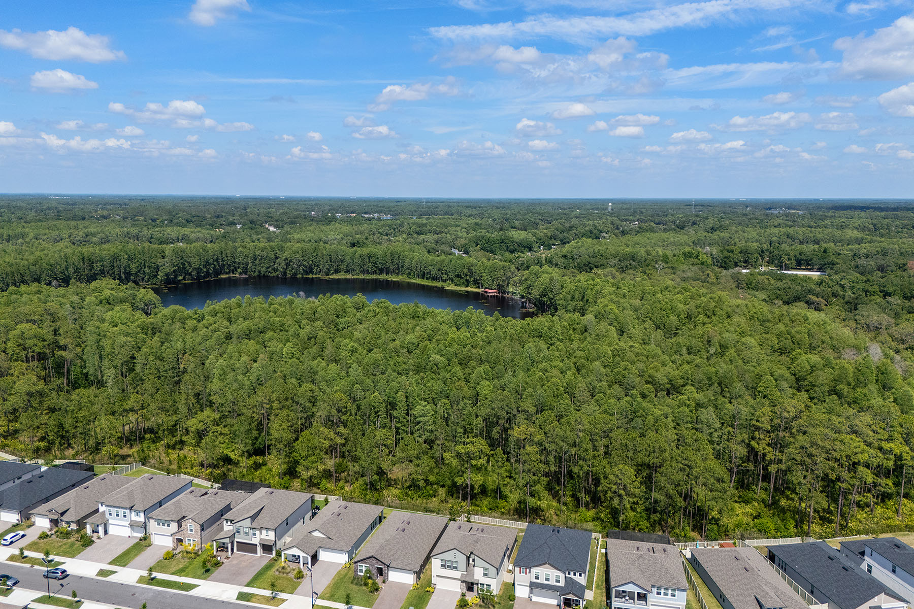  LUTZ - 物件實景