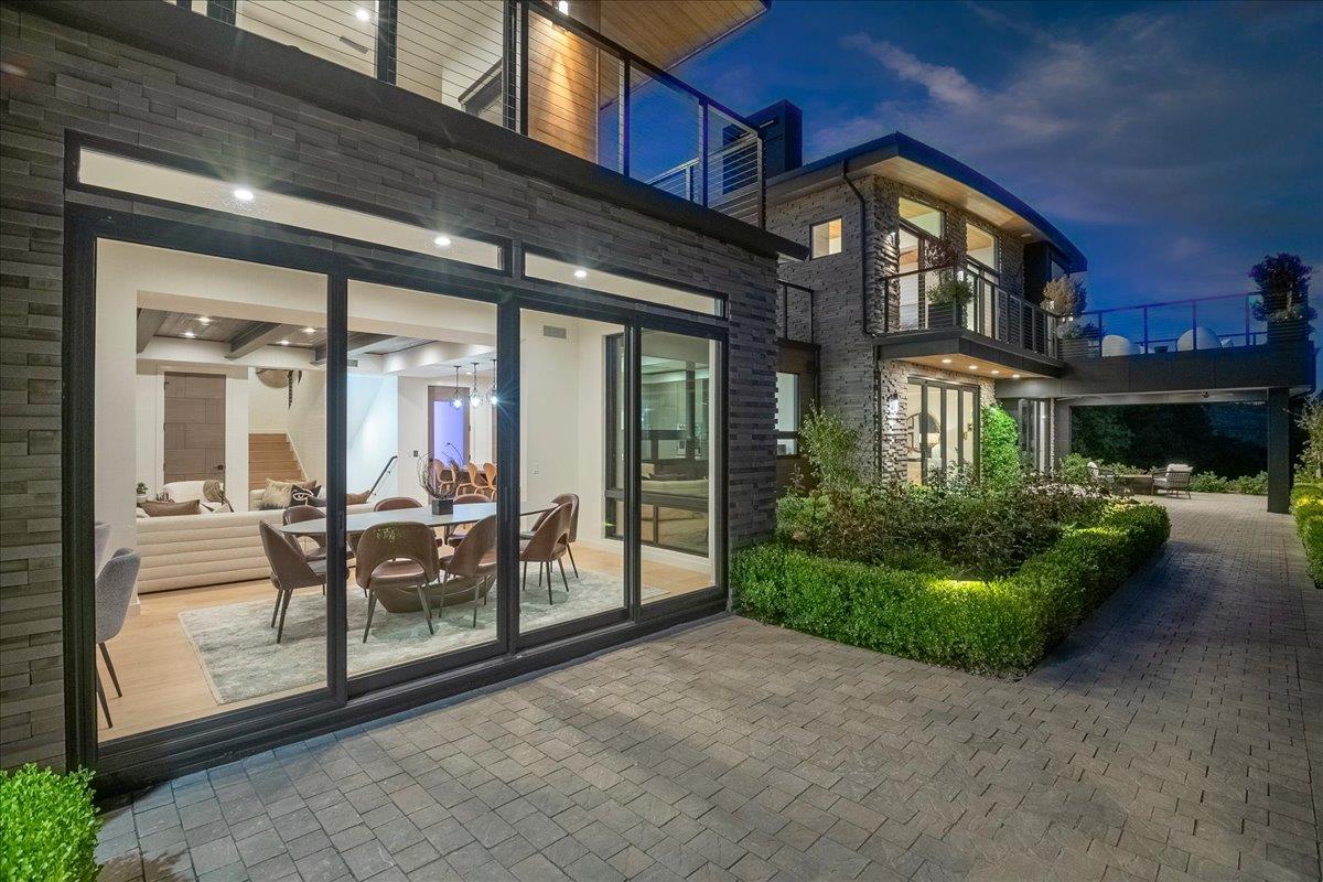 Saratoga, California, 95070, United States, 6 Bedrooms Bedrooms, ,11 BathroomsBathrooms,Residential,For Sale,1971416