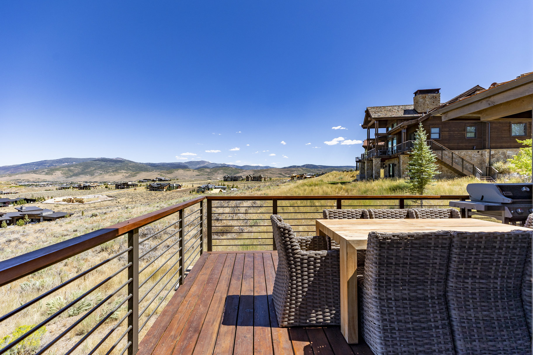  Panoramic Views From This Gorgeous 4-Bedroom Cabin Home at Victory Ranch - 物件實景