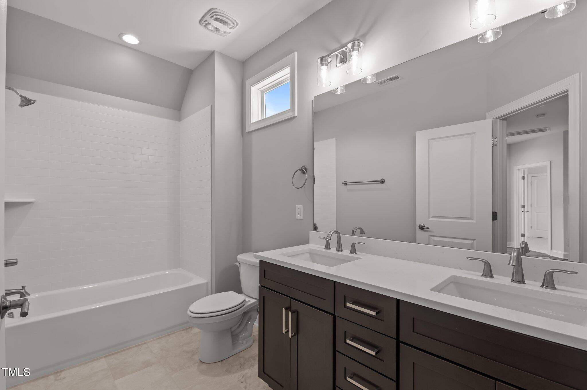 Youngsville, North Carolina, 27596, United States, 4 Bedrooms Bedrooms, ,3 BathroomsBathrooms,Residential,For Sale,1705409
