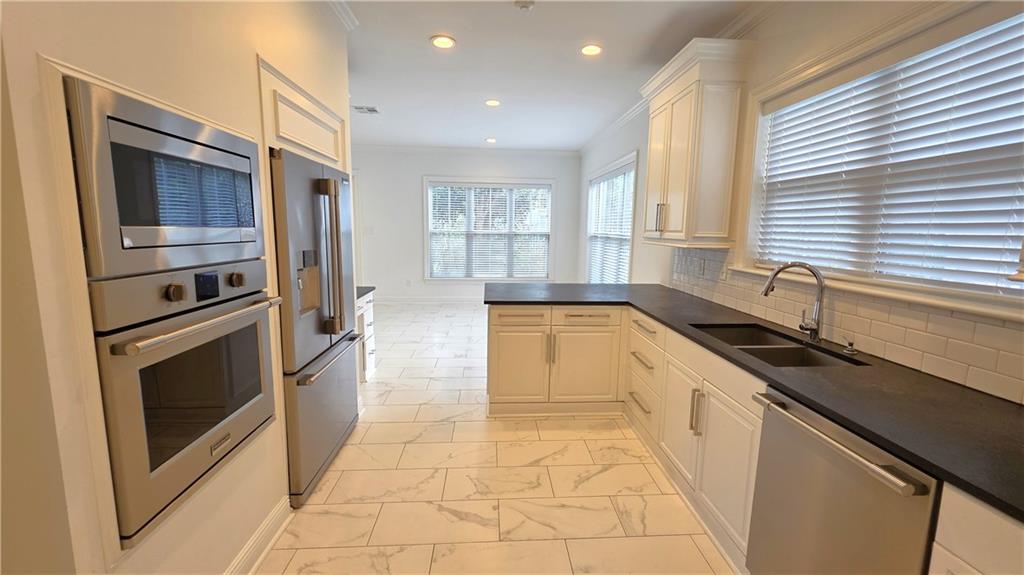 New Orleans, Louisiana, 70131, United States, 4 Bedrooms Bedrooms, ,3 BathroomsBathrooms,Residential,For Sale,1992902