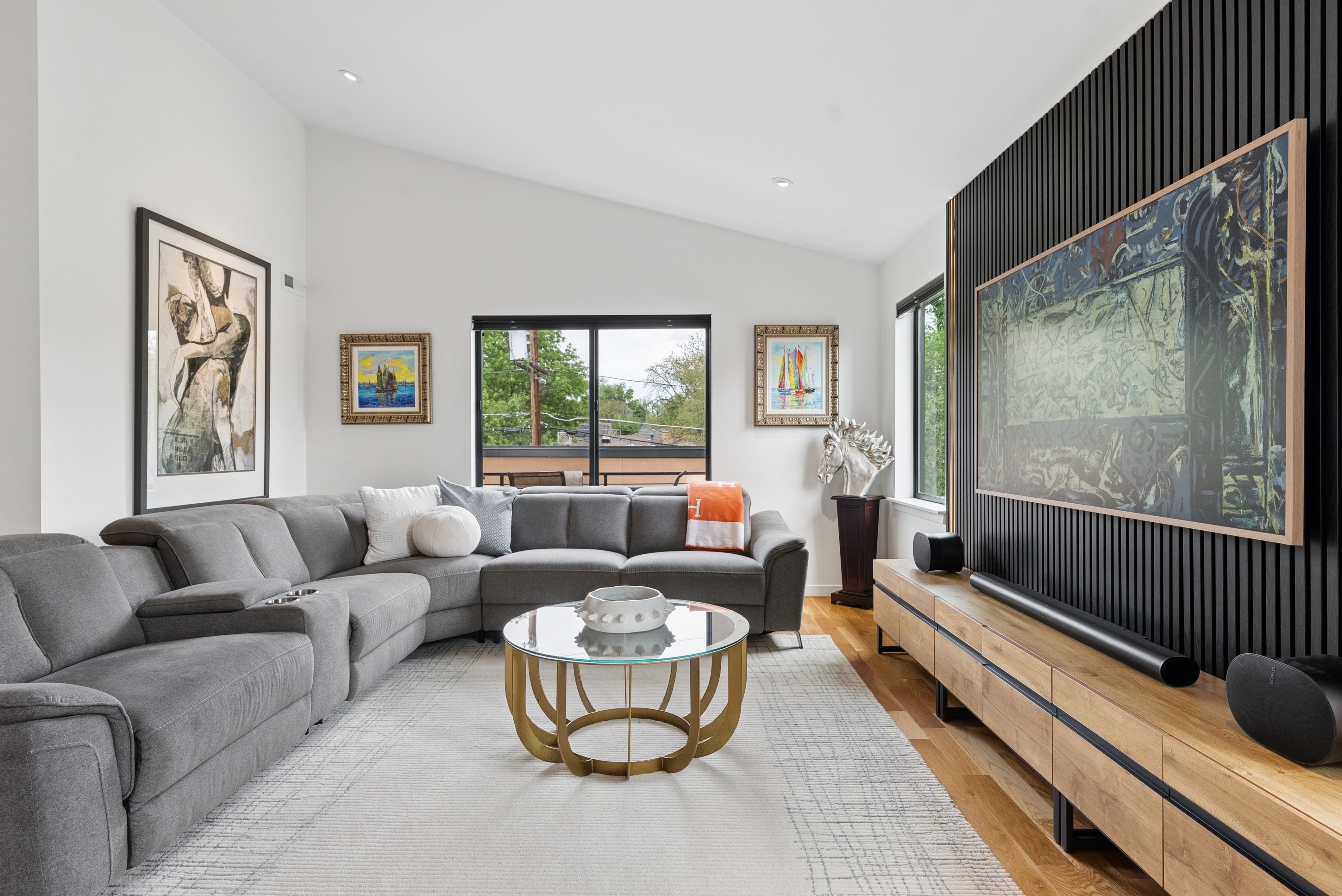  Sleek contemporary home - 物件實景
