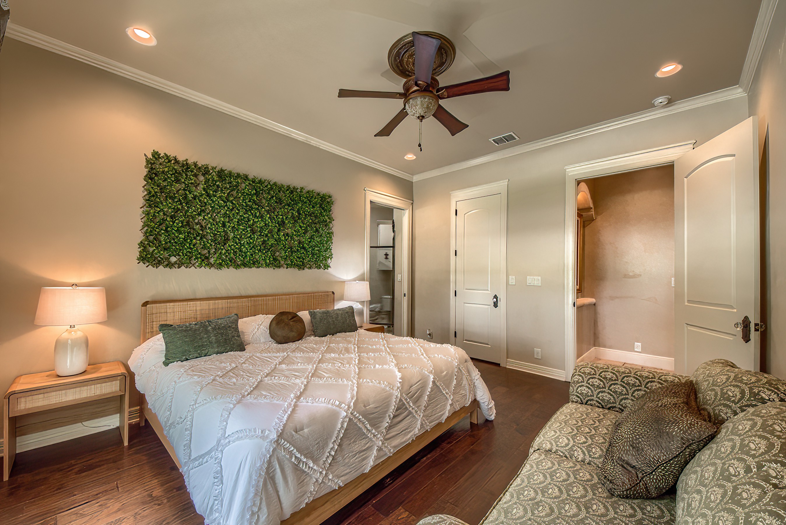 Seguin, Texas, 78155, United States, 7 Bedrooms Bedrooms, ,7 BathroomsBathrooms,Residential,For Sale,1994199