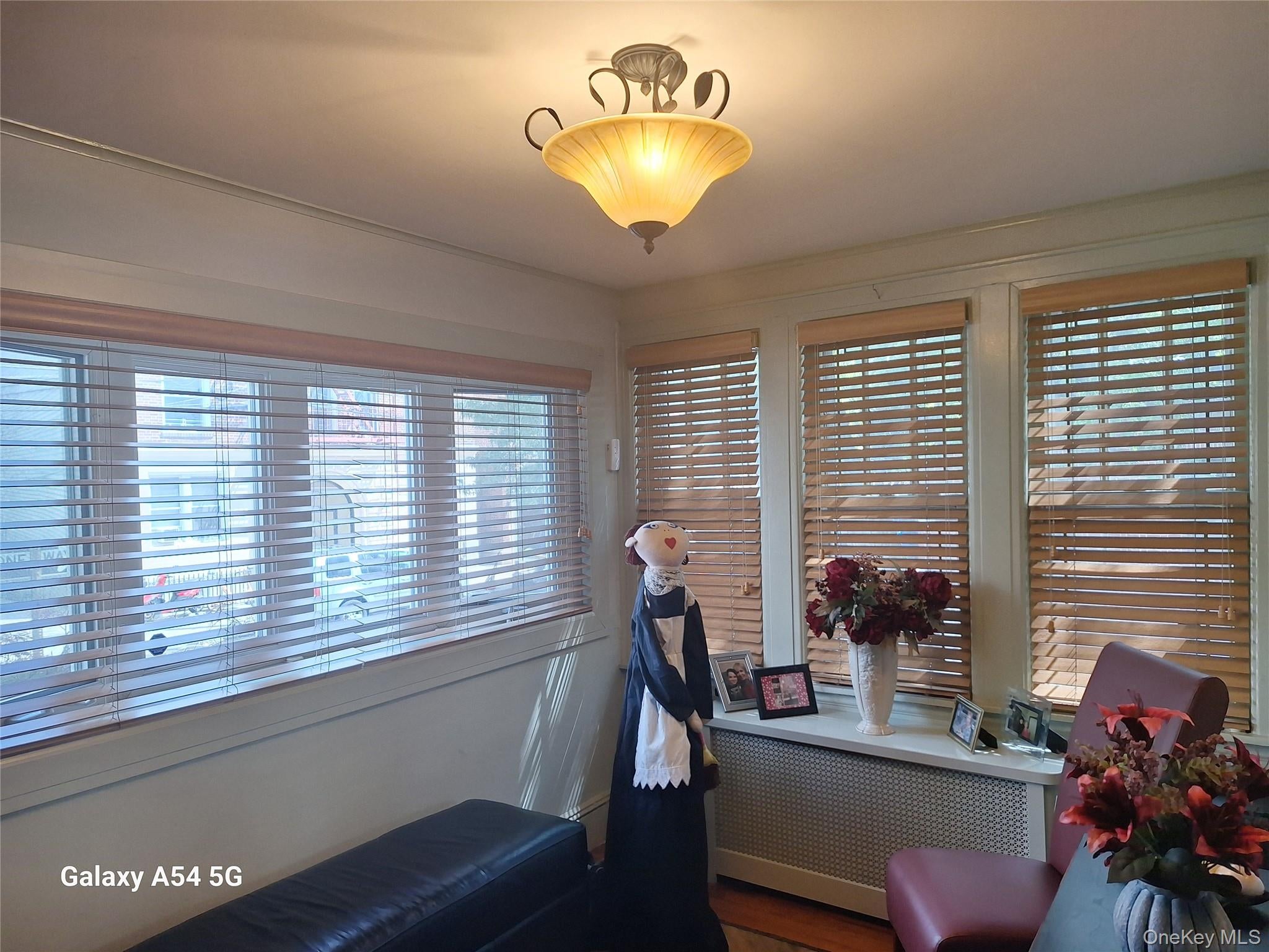 Woodhaven, New York, 11421, United States, 4 Bedrooms Bedrooms, ,2 BathroomsBathrooms,Residential,For Sale,2048228