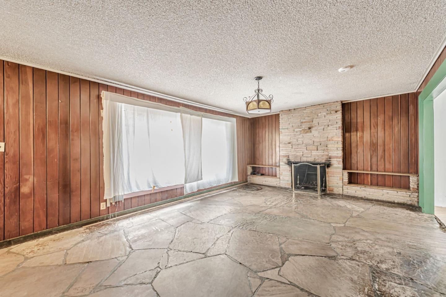 Santa Clara, California, 95051, United States, 3 Bedrooms Bedrooms, ,3 BathroomsBathrooms,Residential,For Sale,1941607