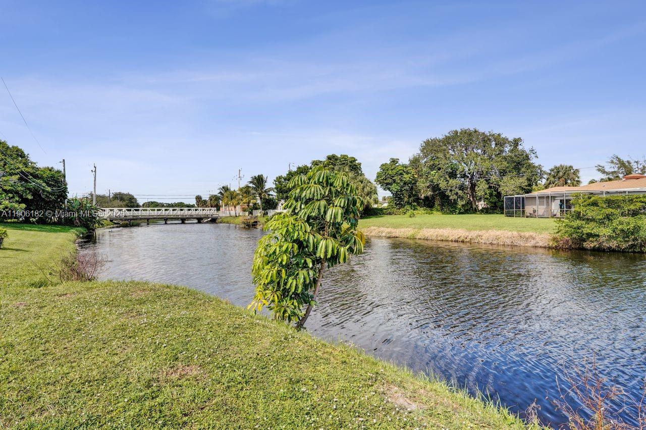 West Palm Beach, Florida, 33407, United States, 6 Bedrooms Bedrooms, ,5 BathroomsBathrooms,Residential,For Sale,1987925