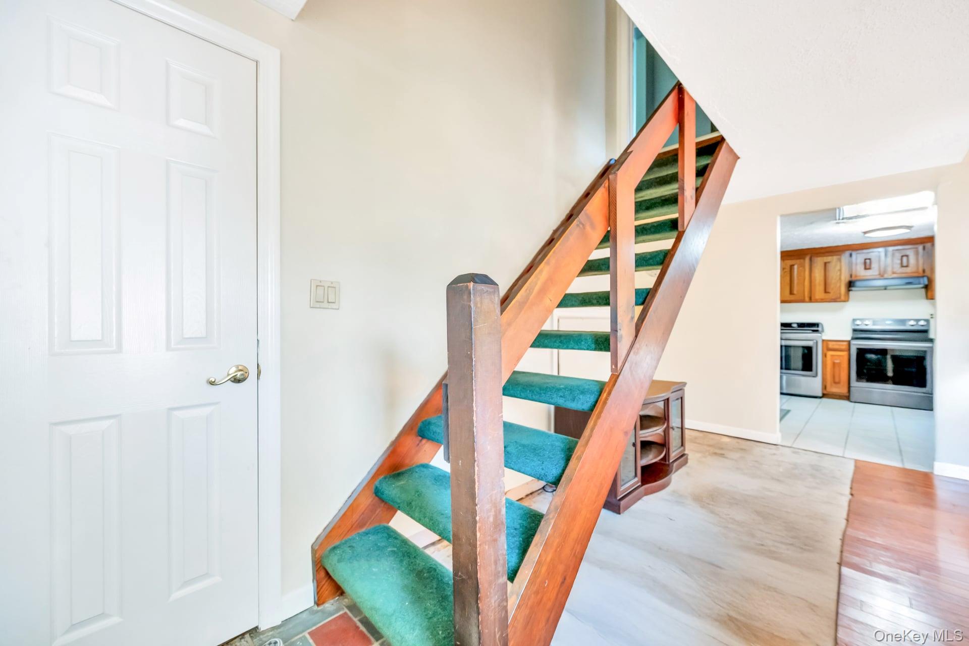 Medford, New York, 11763, United States, 5 Bedrooms Bedrooms, ,2 BathroomsBathrooms,Residential,For Sale,1926312