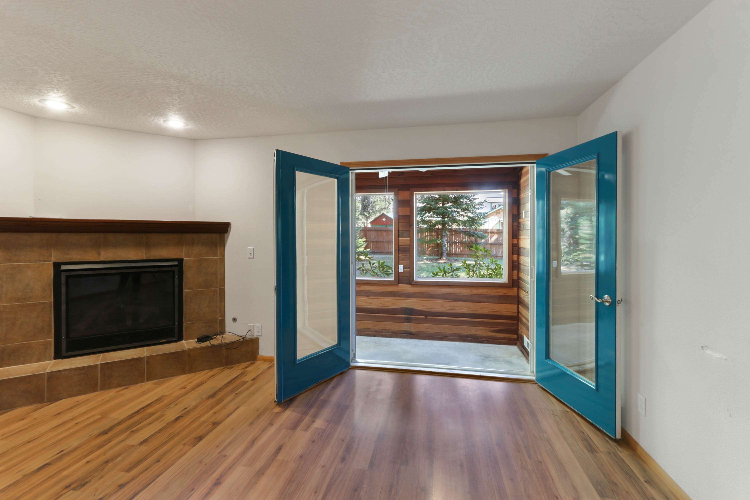 Sandpoint, Idaho, 83864, United States, 3 Bedrooms Bedrooms, ,2 BathroomsBathrooms,Residential,For Sale,1936853