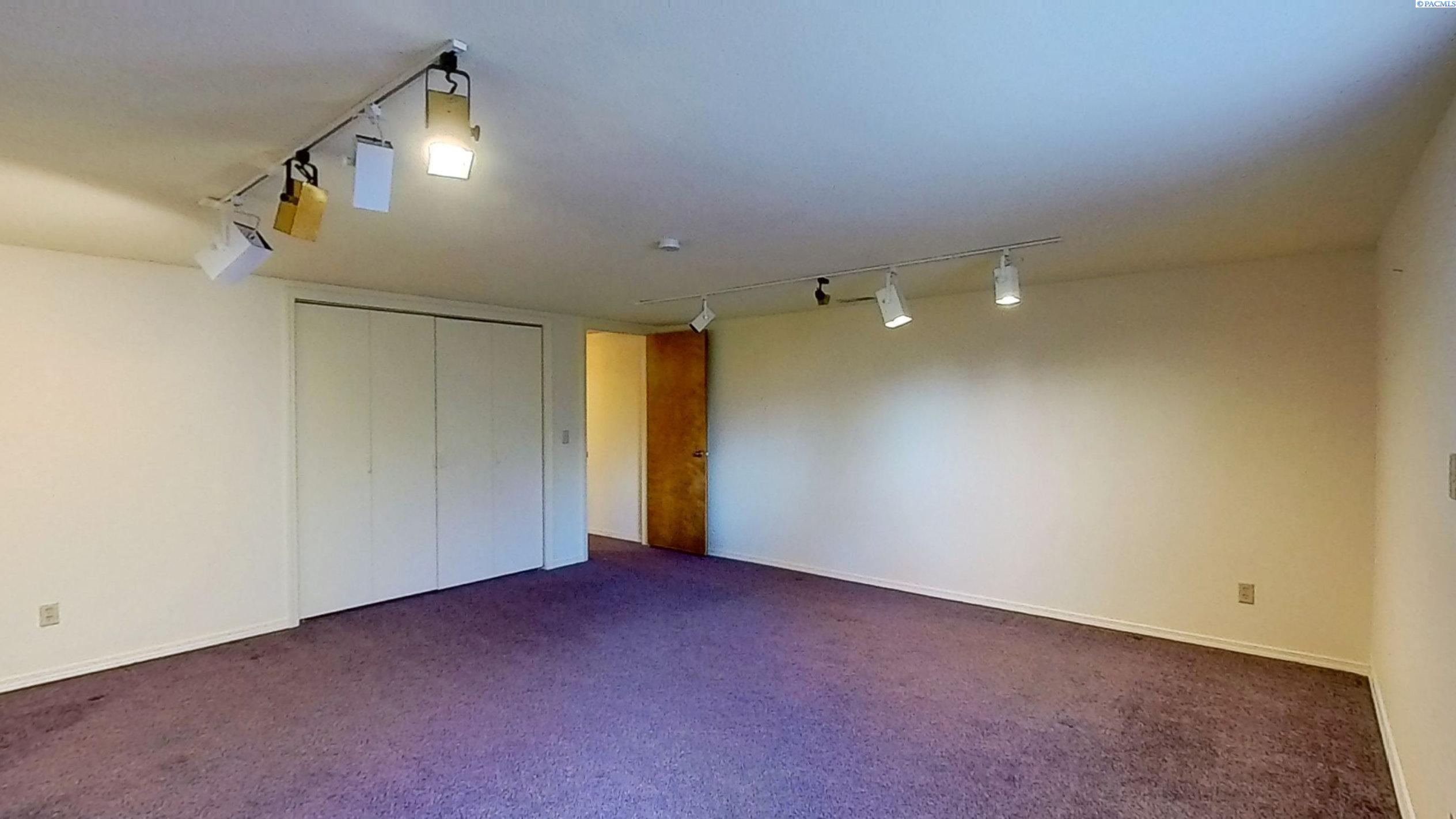 Pullman, Washington, 99163, United States, 4 Bedrooms Bedrooms, ,1 BathroomBathrooms,Residential,For Sale,1858265