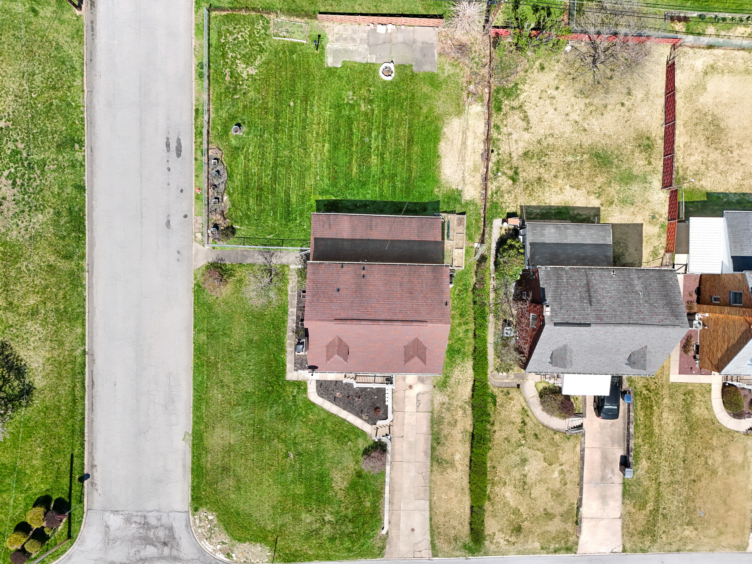  460 Jenne Drive, Pittsburgh, PA 15236 - 物件實景