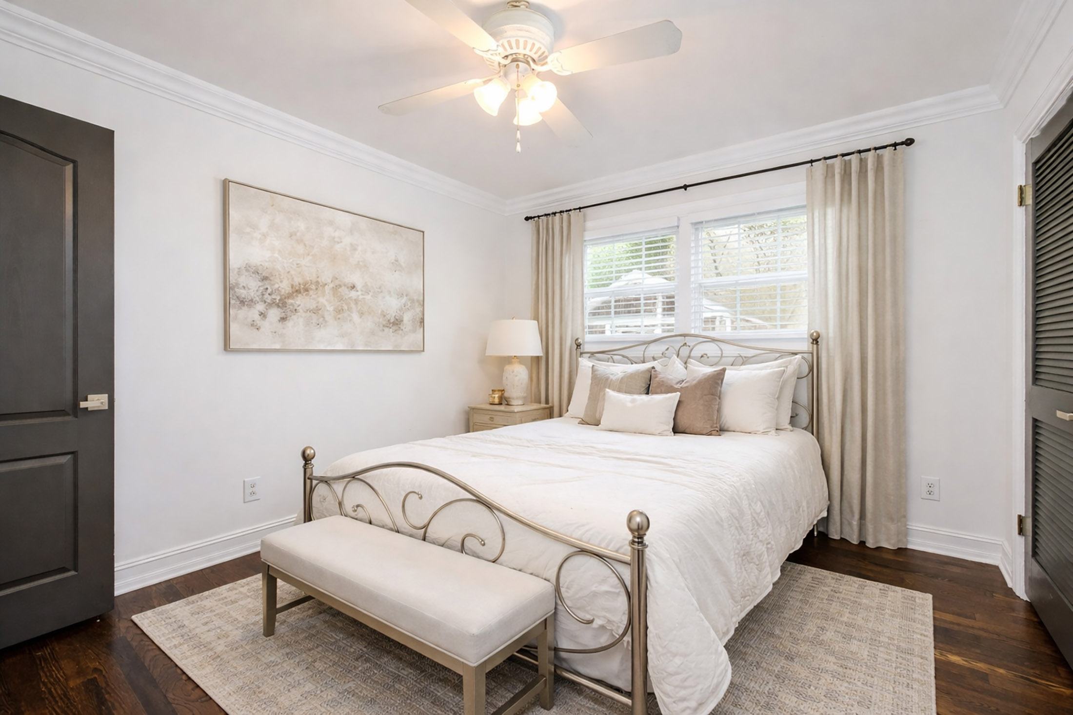  Beautiful Sprawling Ranch Set on an Expansive Corner Lot - 物件實景
