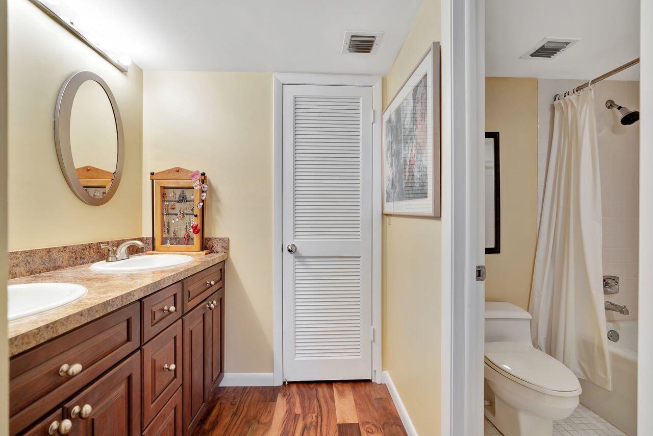 Juno Beach, Florida, 33408, United States, 3 Bedrooms Bedrooms, ,2 BathroomsBathrooms,Residential,For Sale,1761960