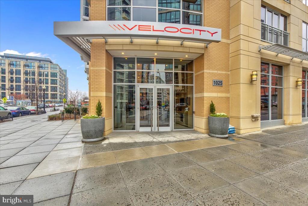 Washington, District of Columbia, 20003, United States, 2 Bedrooms Bedrooms, ,2 BathroomsBathrooms,Residential,For Sale,1974784