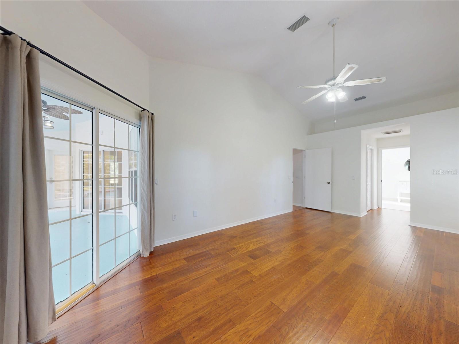 OCALA, Florida, 34482, United States, 4 Bedrooms Bedrooms, ,2 BathroomsBathrooms,Residential,For Sale,1991110