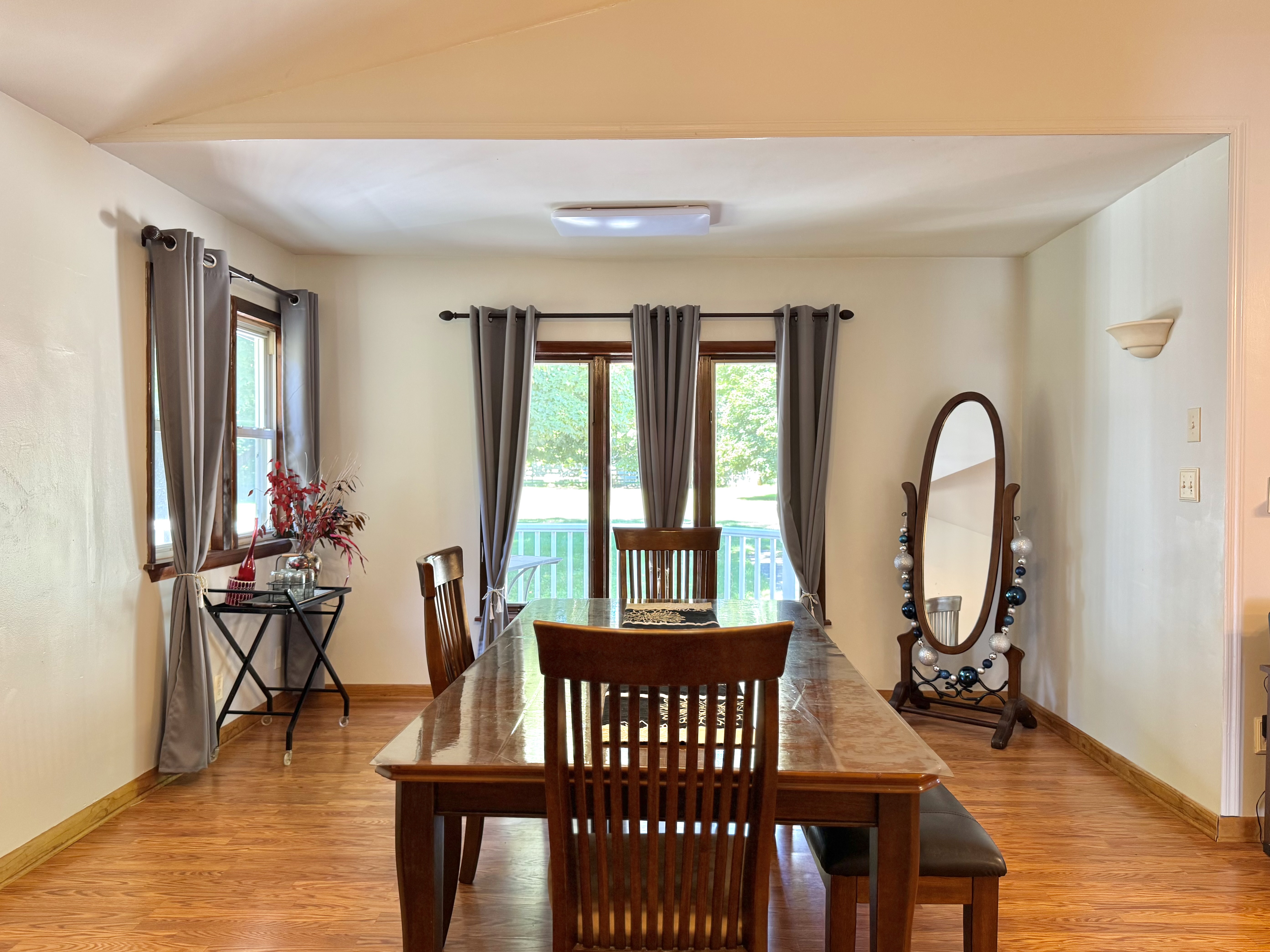 Catskill, New York, 12414, United States, 4 Bedrooms Bedrooms, ,2 BathroomsBathrooms,Residential,For Sale,1978791