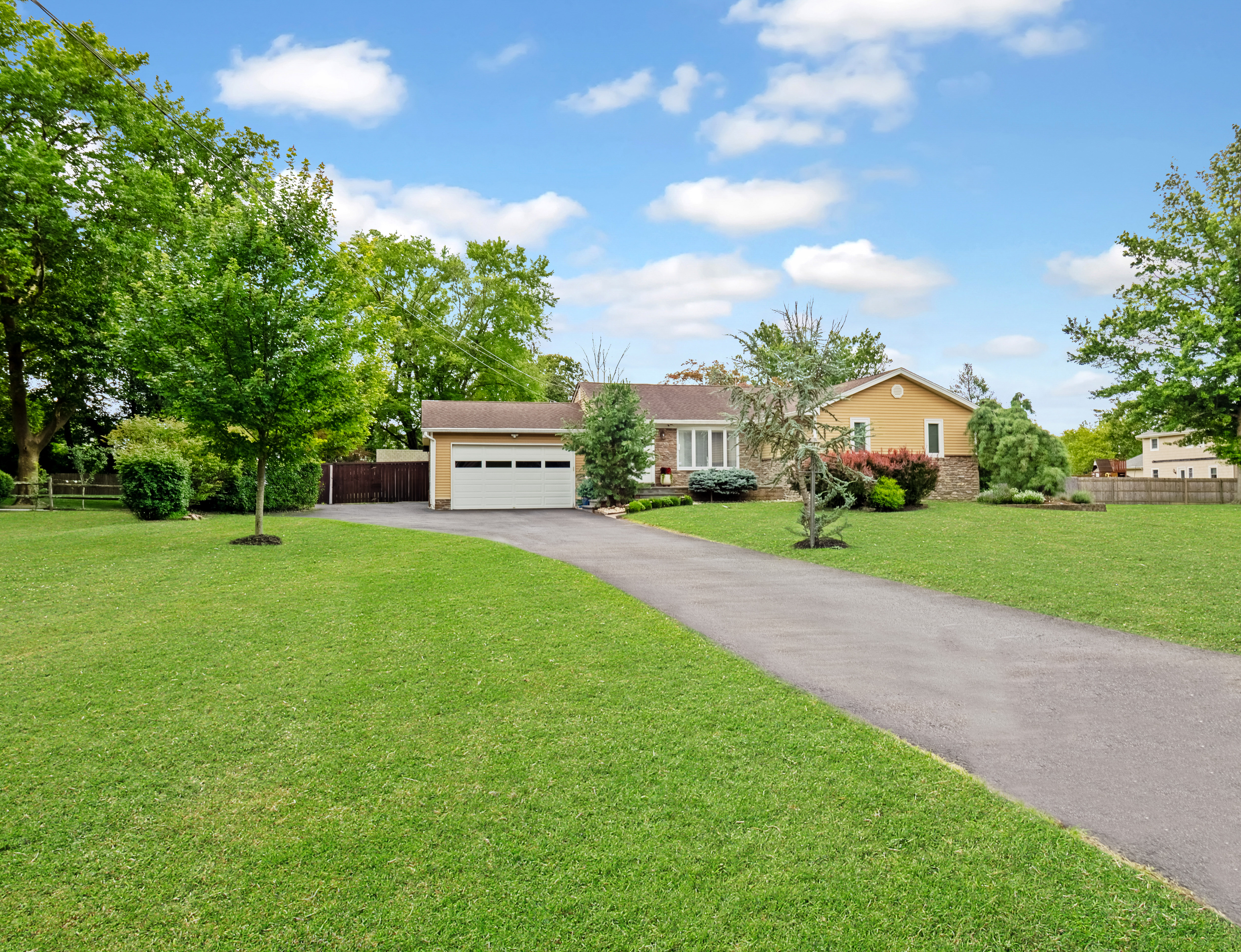 Pennington, New Jersey, 08534, United States, 2 Bedrooms Bedrooms, ,3 BathroomsBathrooms,Residential,For Sale,1936854