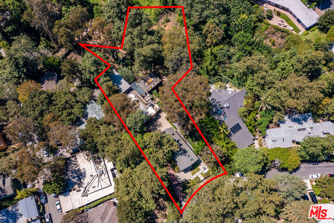 Santa Monica, California, 90402, United States, 7 Bedrooms Bedrooms, ,7 BathroomsBathrooms,Residential,For Sale,1940009