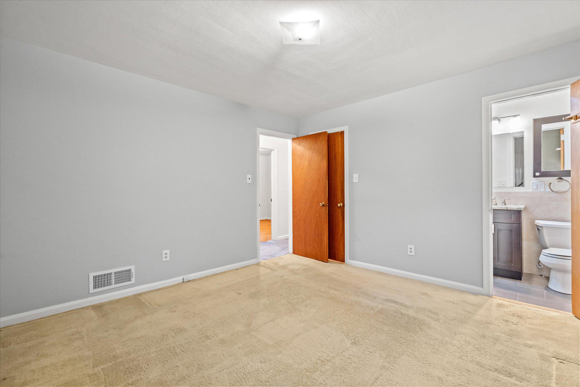  8316 Ashwood Drive, Alexandria, VA, 22308 - 物件實景