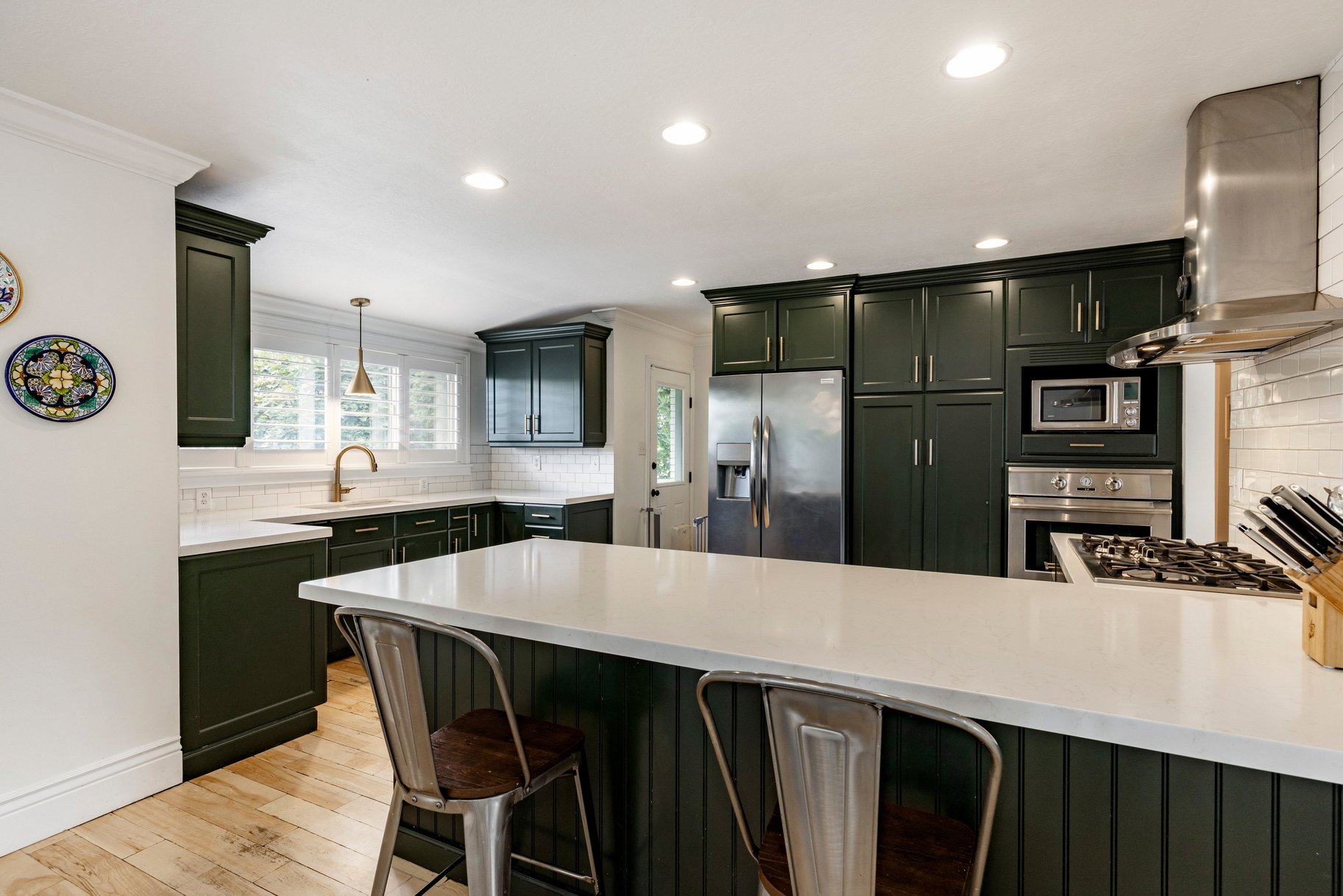  Modernized Millcreek Rambler with Open Living & Private Backyard - 物件實景