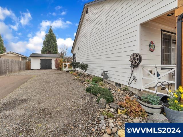 566 11th St N, Aumsville, Oregon, 97325, United States, 4 Bedrooms Bedrooms, ,2 BathroomsBathrooms,Residential,For Sale,566 11th St N,1668469
