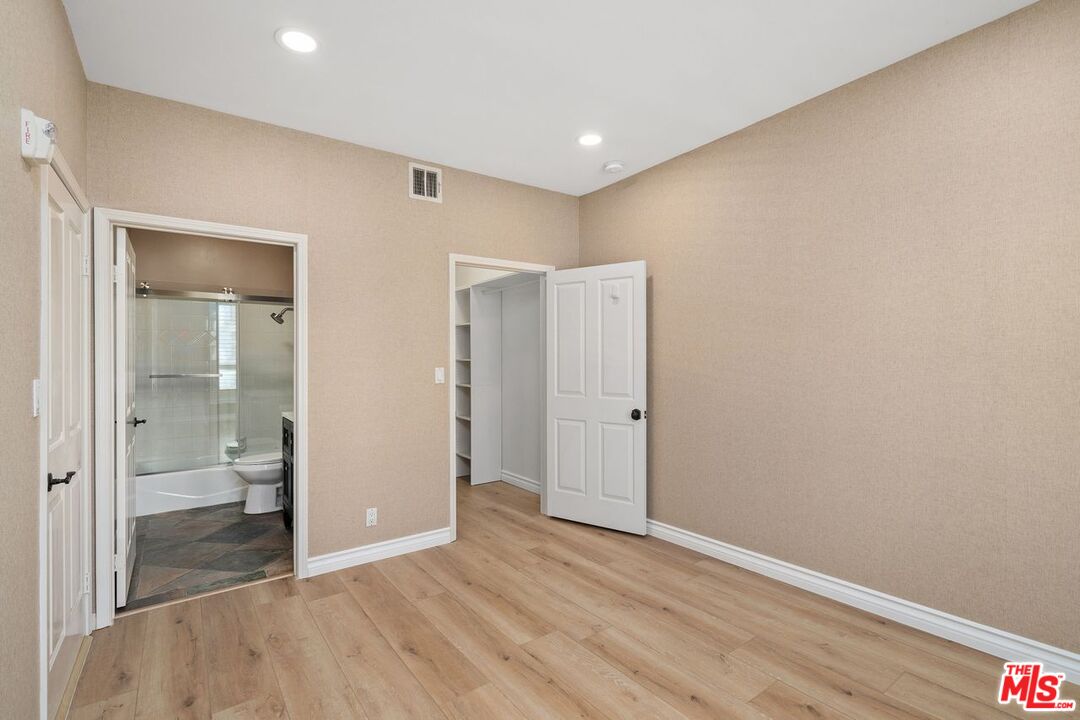 West Hollywood, California, 90048, United States, 2 Bedrooms Bedrooms, ,3 BathroomsBathrooms,Residential,For Sale,1762053