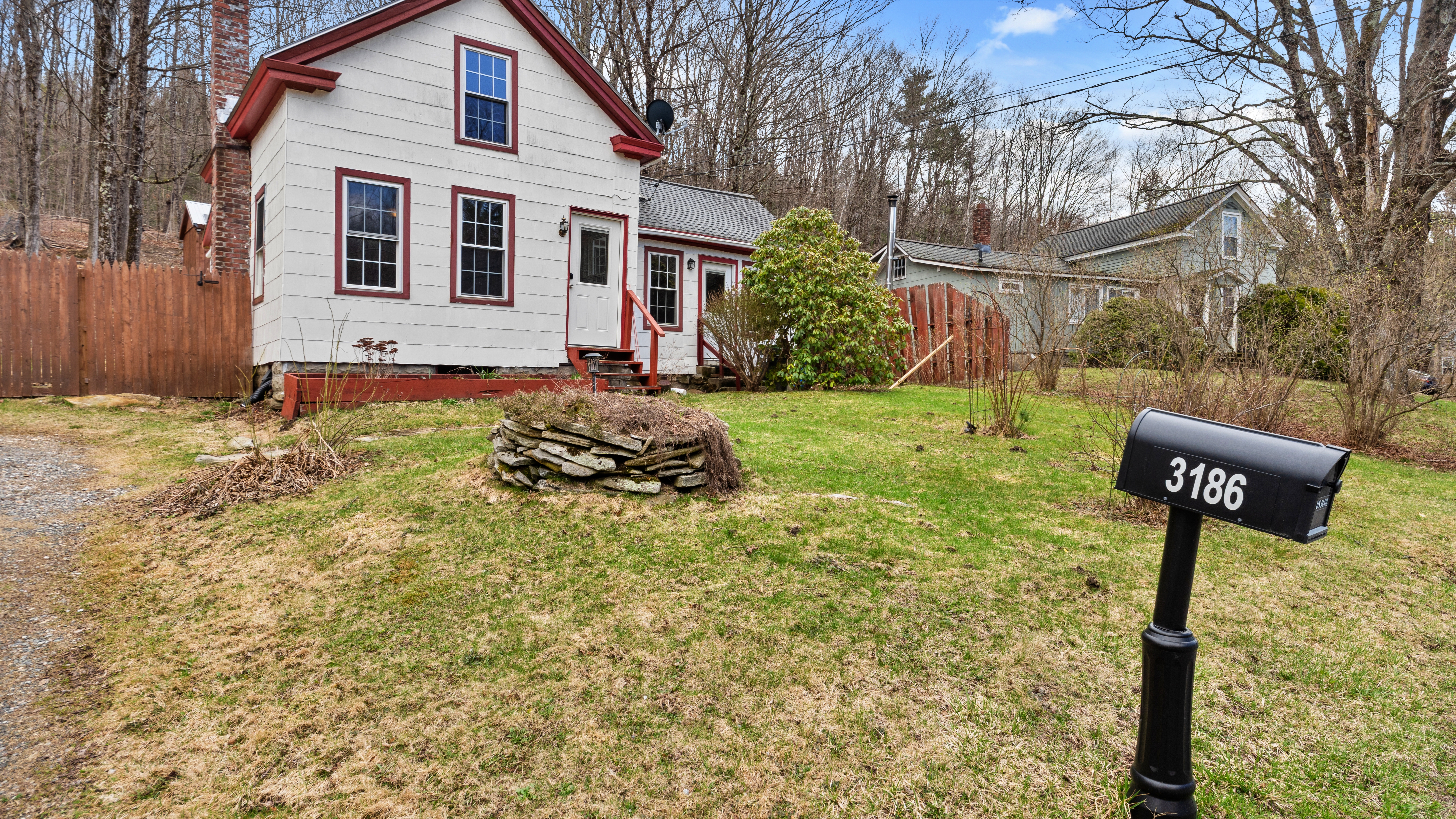  Historic Berkshire Homestead with Solar Barn, Trails, & Modern Efficiency - 物件實景