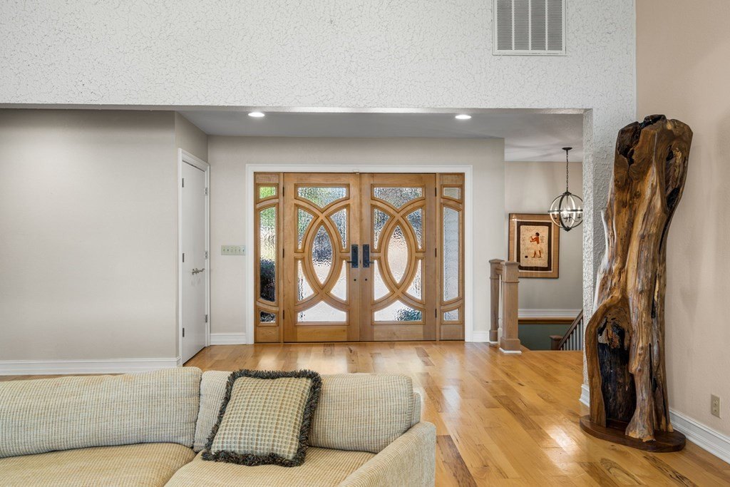 Hiawassee, Georgia, 30546, United States, 3 Bedrooms Bedrooms, ,4 BathroomsBathrooms,Residential,For Sale,1978454