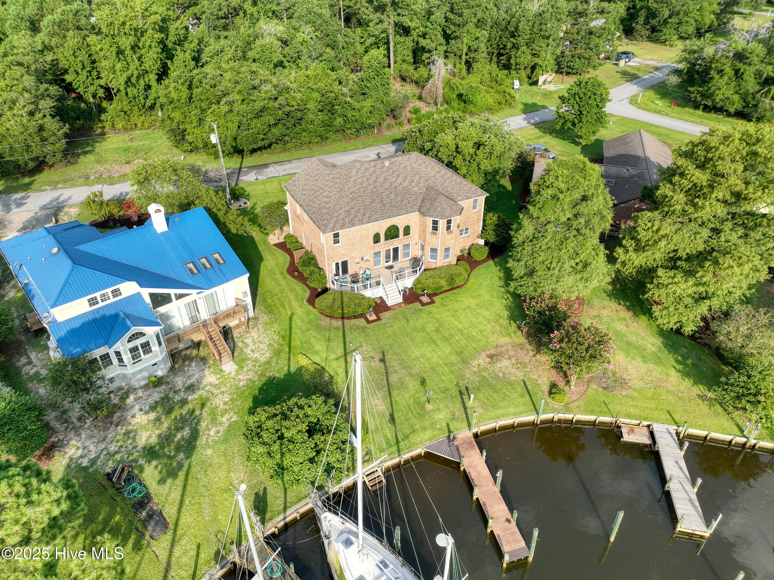 New Bern, North Carolina, 28560, United States, 4 Bedrooms Bedrooms, ,3 BathroomsBathrooms,Residential,For Sale,1907556
